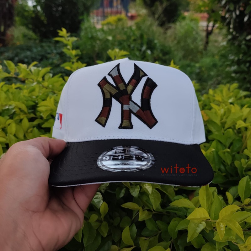 GORRA SNAPBACK NEW YORK YANKEES BLANCA